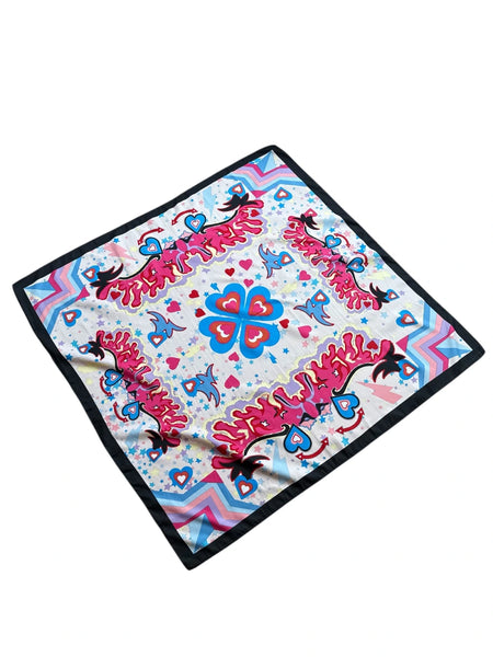 Pañuelo Wild Heart Claro 90x90 cms.